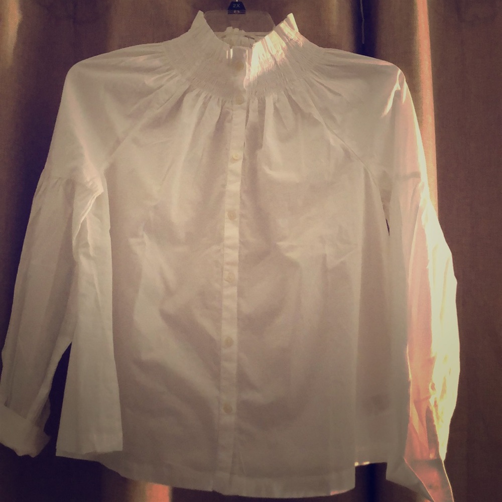 White top never worn